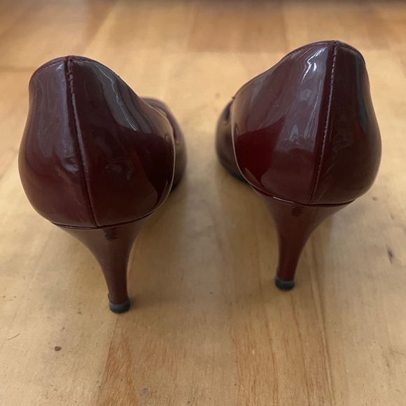 Magrit patent leather peep toe pumps - Picture 6 of 10